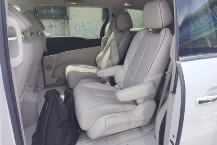 Used Buick GL8 2021 Land Cruiser Executive 652T Premium Model Left Rear Seat