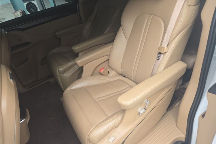 Used Buick GL8 2021 ES Landtrek 653T Luxury Model Left Rear Seat