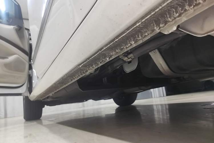 Used Buick GL8 2021 Land Cruiser Executive Class 652T Luxury Model Left Side Sill