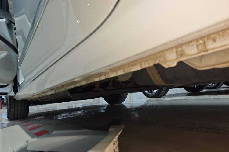 Used Buick GL8 2021 Land Cruiser Executive Class 652T Luxury Model Left Side Sill