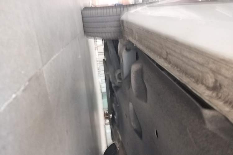 Used Buick GL8 2021 Land Cruiser Executive Class 652T Smart Luxury Model Left Side Sill