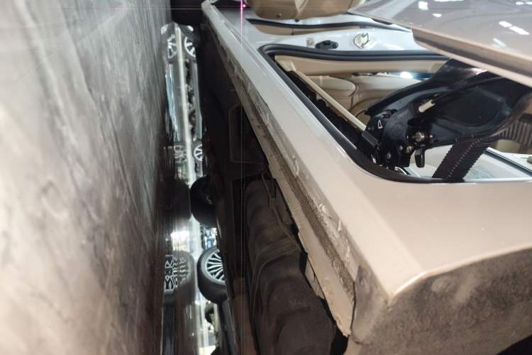 Used Buick GL8 2021 ES Land Cruiser 653T Flagship Model Left Side Sill