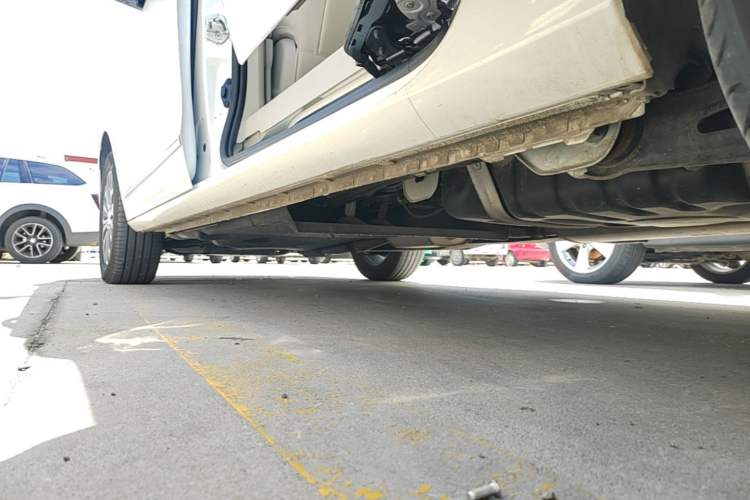 Used Buick GL8 2021 Land Cruiser Executive 652T Premium Model Left Side Sill