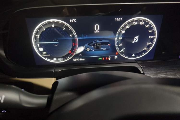 Used Buick GL8 2021 ES Landtrek 653T Smart Luxury Model Odometer Close Up