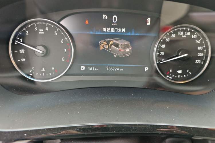 Used Buick GL8 2021 Land Cruiser Executive Class 652T Luxury Model Odometer Close Up