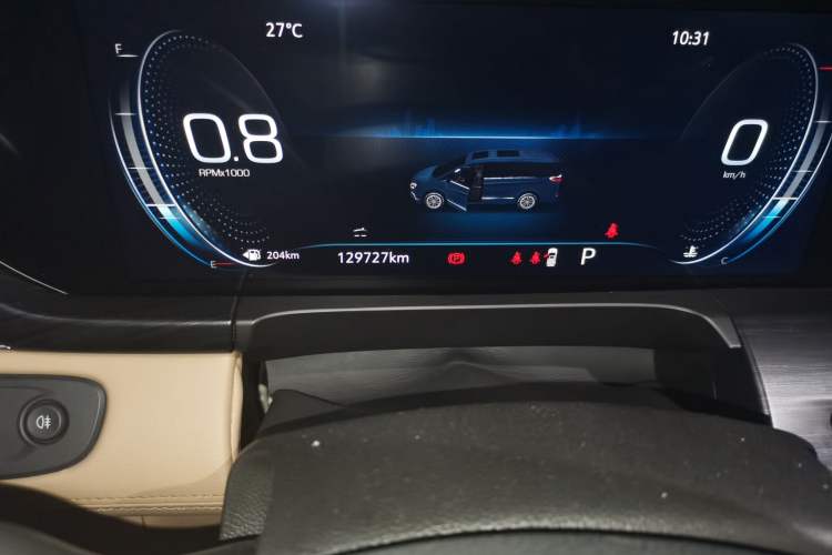 Used Buick GL8 2021 ES Landtrek 653T Luxury Model Odometer Close Up