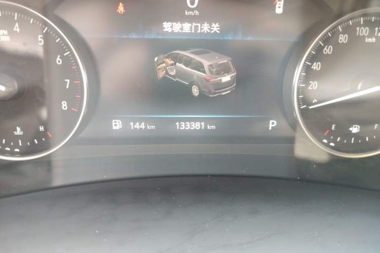 Used Buick GL8 2021 Land Cruiser Executive Class 652T Luxury Model Odometer Close Up