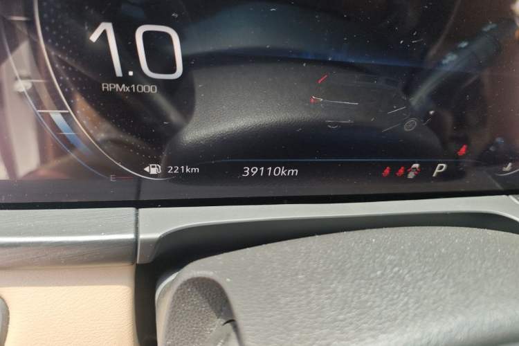 Used Buick GL8 2021 ES Land Cruiser 653T Luxury Edition Odometer Close Up