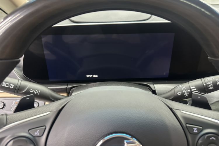 Used Buick GL8 2021 ES Landtrek 653T Comfort Edition Odometer Close Up
