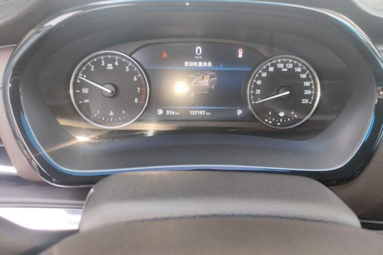 Used Buick GL8 2021 Land Cruiser Executive Class 652T Comfort Model Odometer Close Up