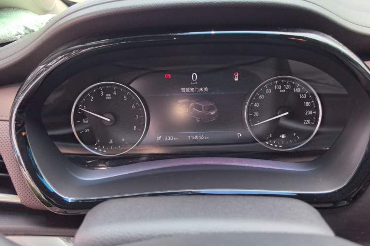 Used Buick GL8 2021 Land Cruiser Executive 652T Premium Model Odometer Close Up