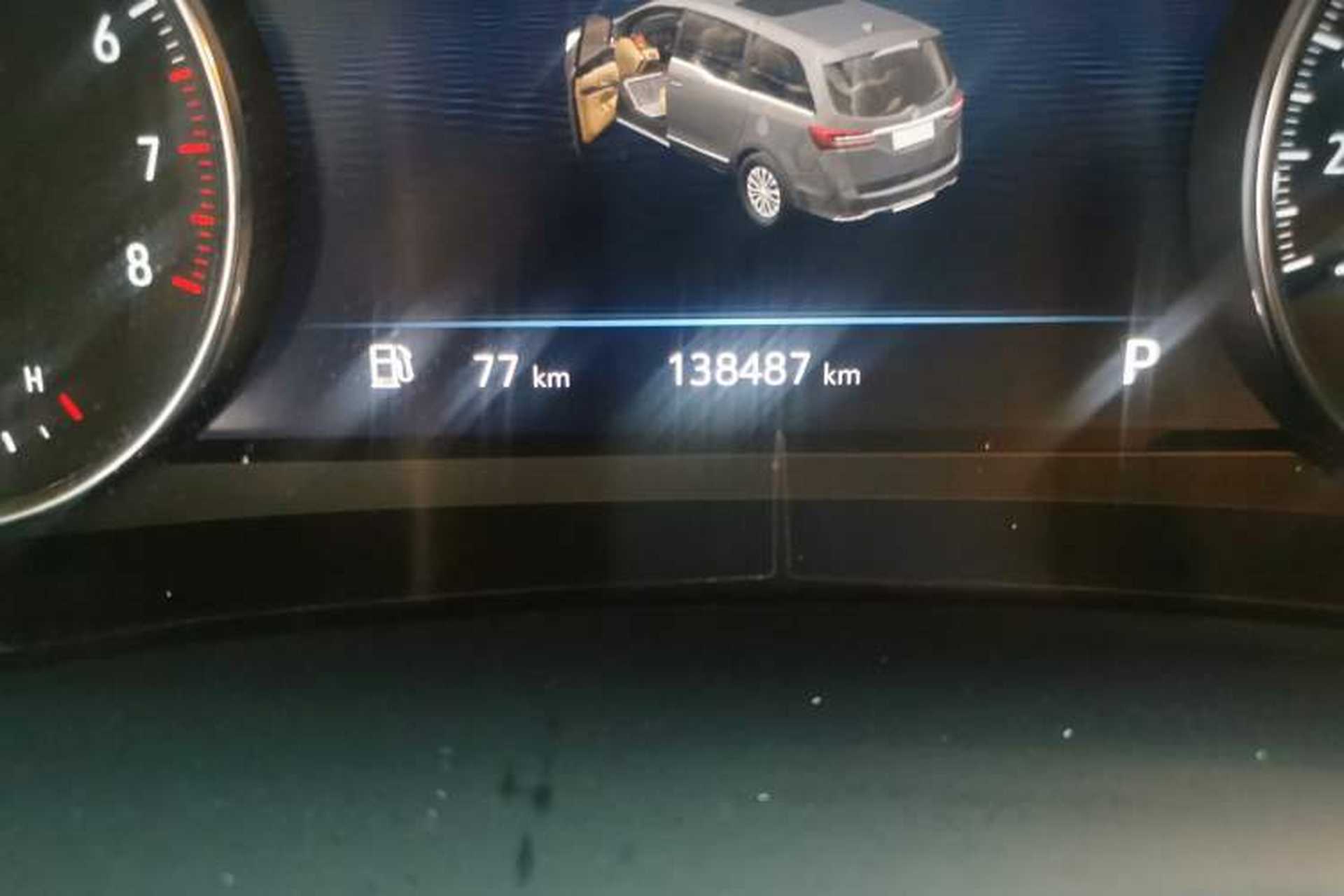 Used Buick GL8 2021 Land Cruiser Executive Class 652T Luxury Model Odometer Close Up