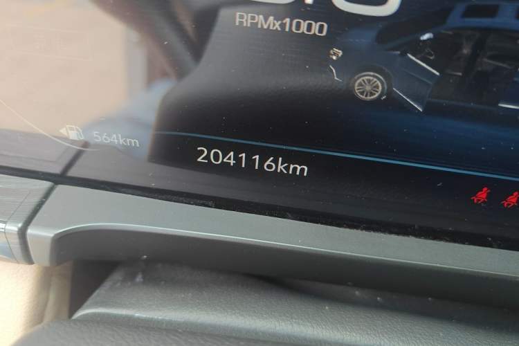 Used Buick GL8 2021 ES Landtrek 653T Luxury Model Odometer Close Up