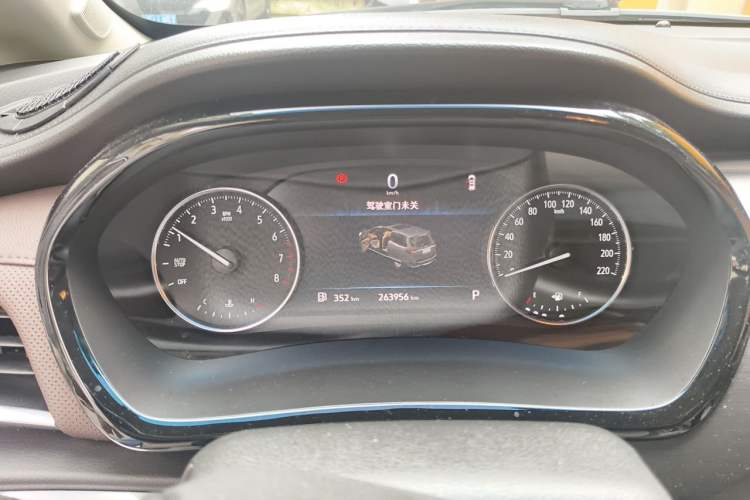 Used Buick GL8 2021 Land Cruiser Executive Class 652T Luxury Model Odometer Close Up