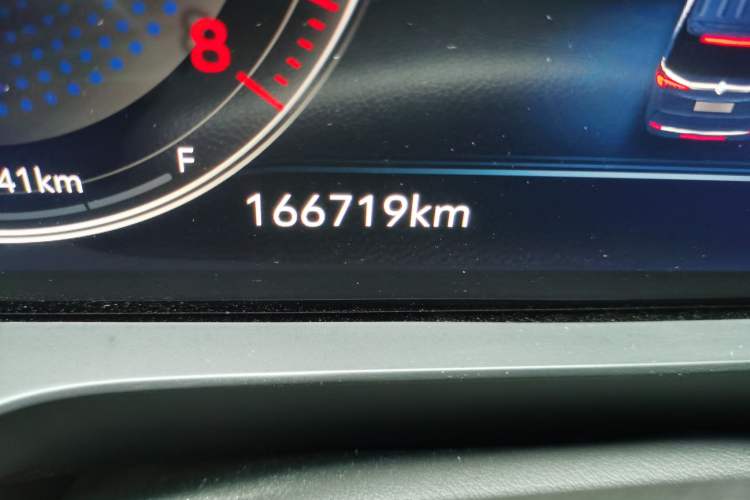 Used Buick GL8 2021 ES Landtrek 653T Smart Luxury Model Odometer Close Up