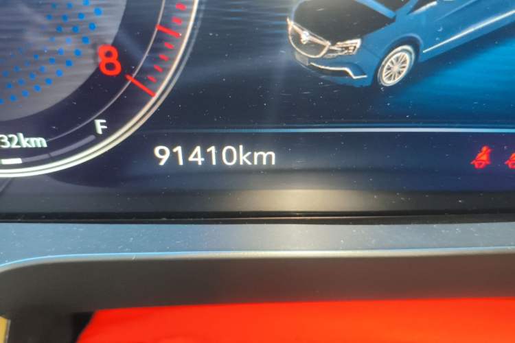 Used Buick GL8 2021 ES Landtrek 653T Luxury Model Odometer Close Up