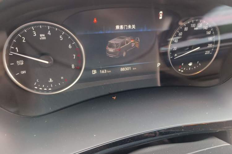 Used Buick GL8 2021 Land Cruiser Executive Class 652T Comfort Model Odometer Close Up