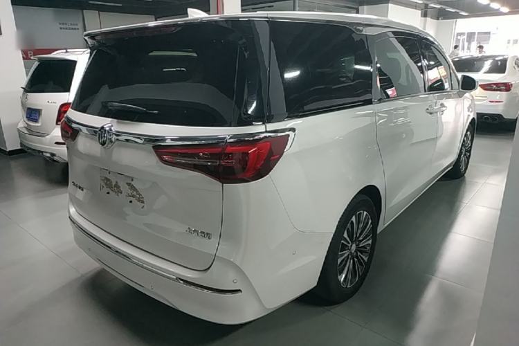 Used Buick GL8 2021 ES Landtrek 653T Luxury Model Rear Right 45 Deg