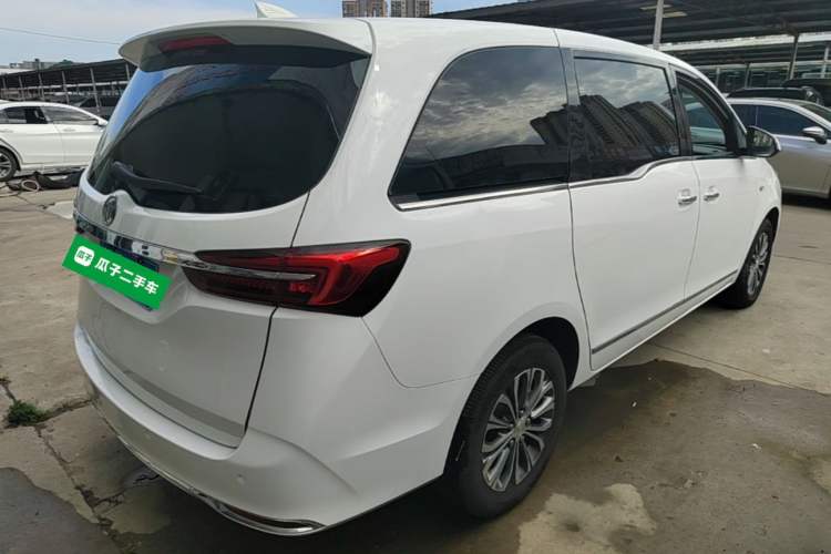 Used Buick GL8 2021 Land Cruiser Executive Class 652T Luxury Model Rear Right 45 Deg