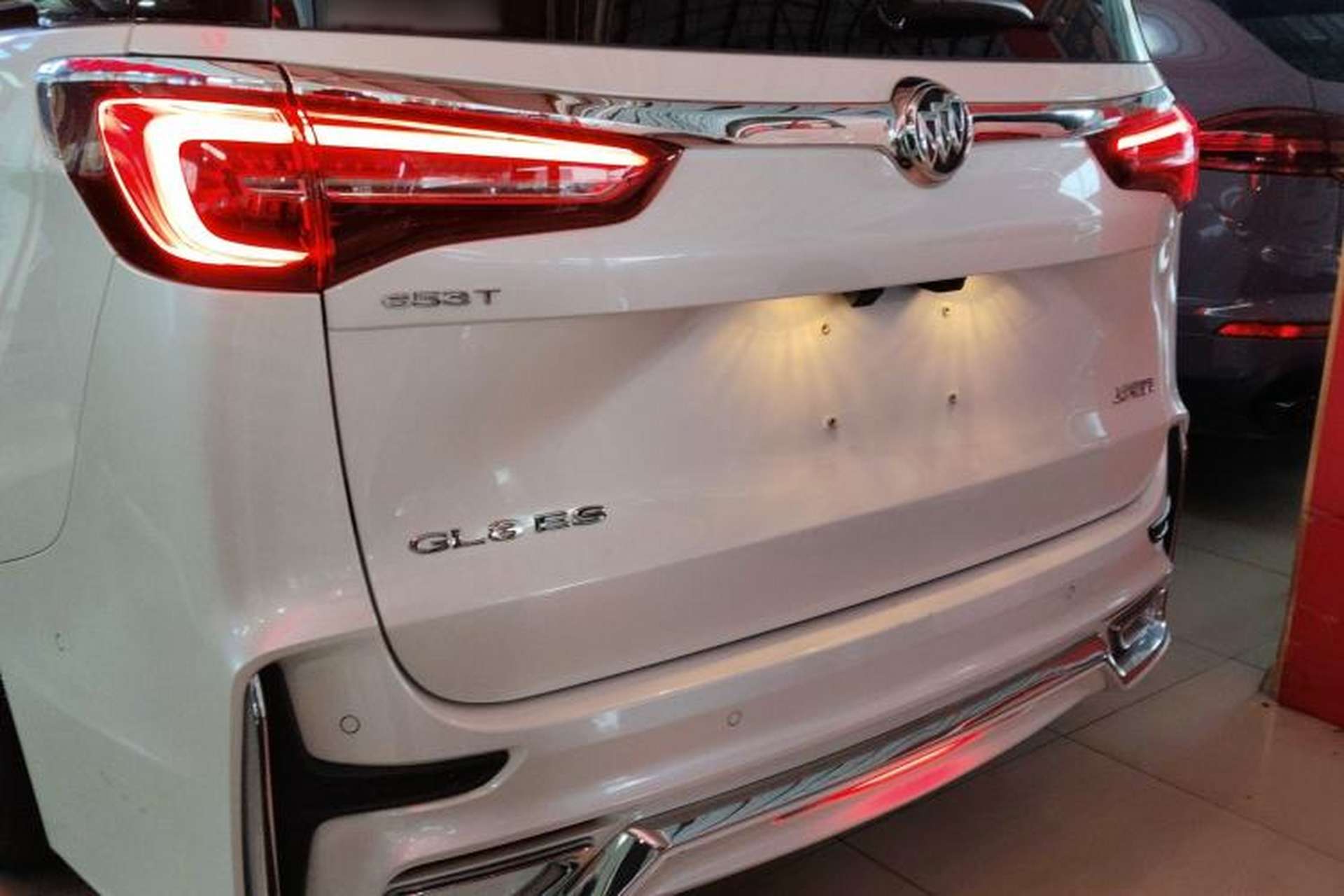 Used Buick GL8 2021 ES Land Cruiser 653T Luxury Edition Rear