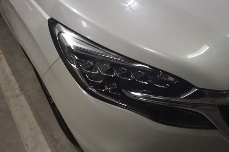 Used Buick GL8 2021 ES Landtrek 653T Luxury Model Right Front Headlight