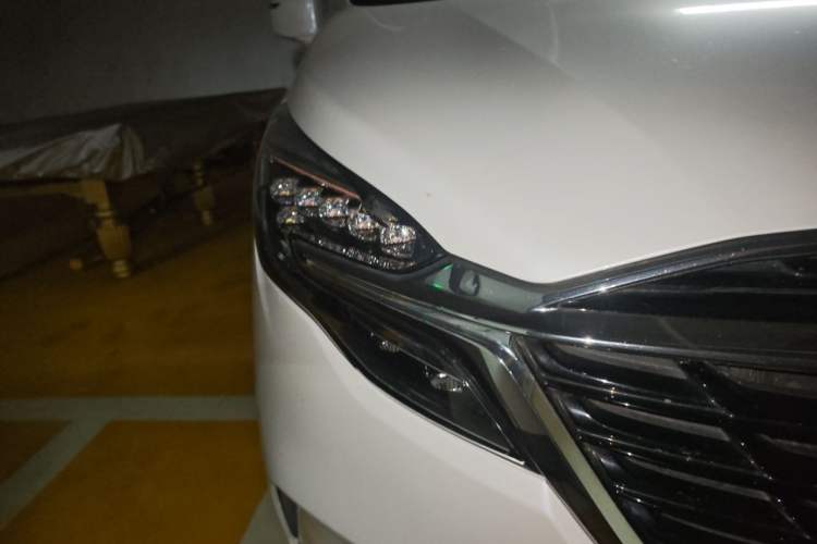 Used Buick GL8 2021 ES Land Cruiser 653T Luxury Edition Right Front Headlight
