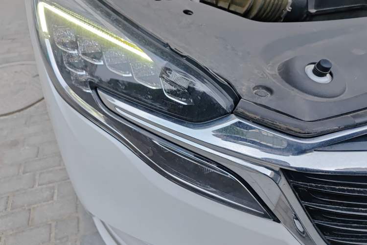 Used Buick GL8 2021 ES Land Cruiser 653T Luxury Edition Right Front Headlight