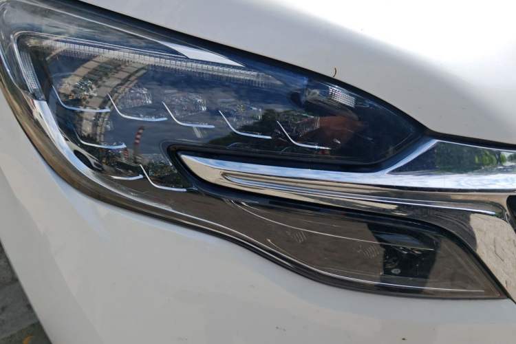 Used Buick GL8 2021 ES Landtrek 653T Smart Luxury Model Right Front Headlight