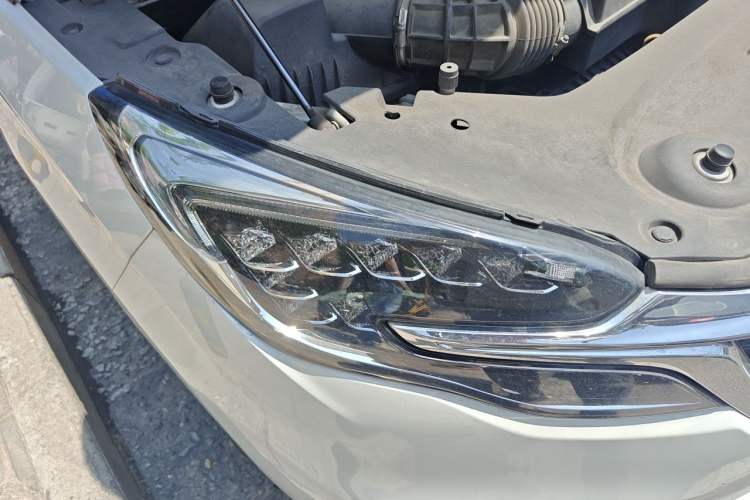 Used Buick GL8 2021 ES Landtrek 653T Comfort Edition Right Front Headlight