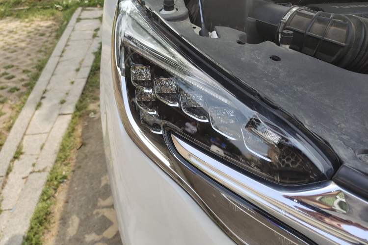 Used Buick GL8 2021 ES Landtrek 653T Smart Luxury Model Right Front Headlight
