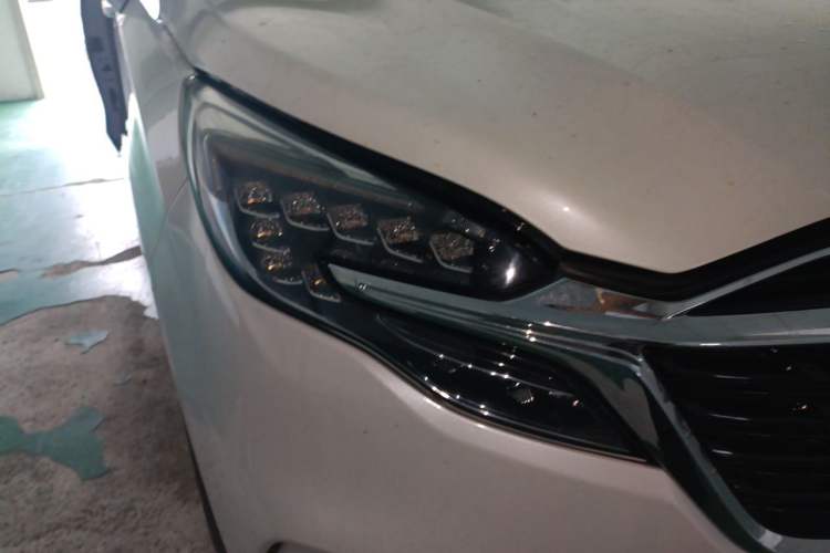 Used Buick GL8 2021 ES Landtrek 653T Comfort Edition Right Front Headlight