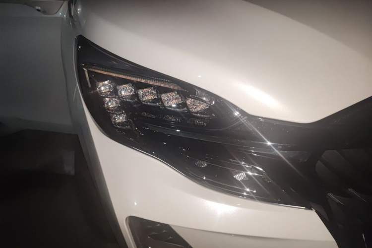 Used Buick GL8 2021 ES Landtrek 653T Comfort Edition Right Front Headlight