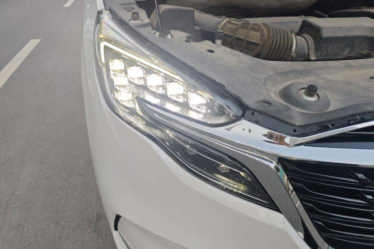 Used Buick GL8 2021 ES Landtrek 653T Comfort Edition Right Front Headlight