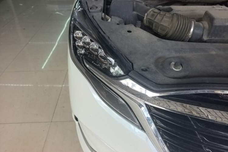 Used Buick GL8 2021 Land Cruiser Executive Class 652T Luxury Model Right Front Headlight