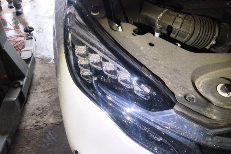 Used Buick GL8 2021 ES Land Cruiser 653T Smart Flagship Model Right Front Headlight