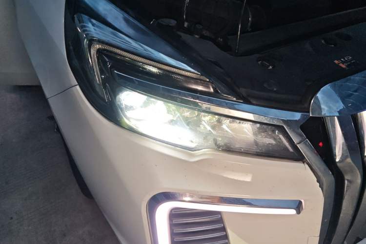 Used Buick GL8 2021 Land Cruiser Executive Class 652T Comfort Model Right Front Headlight