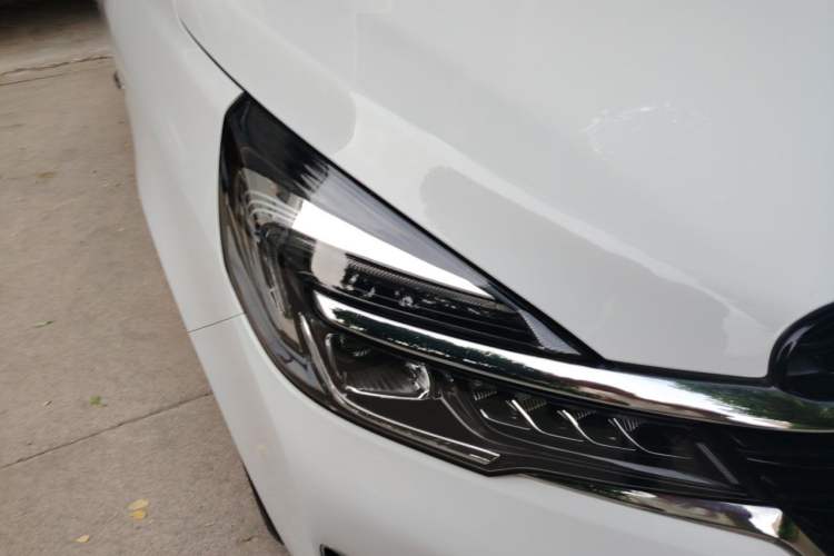 Used Buick GL8 2021 Land Cruiser Executive Class 652T Luxury Model Right Front Headlight