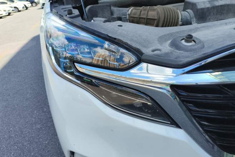 Used Buick GL8 2021 ES Landtrek 653T Luxury Model Right Front Headlight