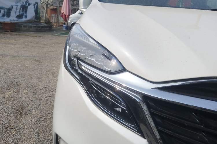Used Buick GL8 2021 ES Landtrek 653T Luxury Model Right Front Headlight