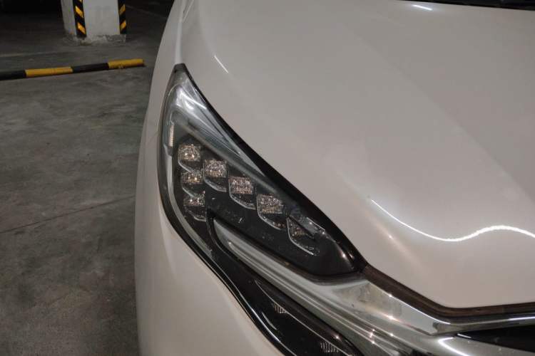 Used Buick GL8 2021 ES Landtrek 653T Comfort Edition Right Front Headlight
