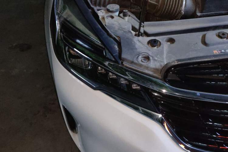 Used Buick GL8 2021 Land Cruiser Executive Class 652T Comfort Model Right Front Headlight