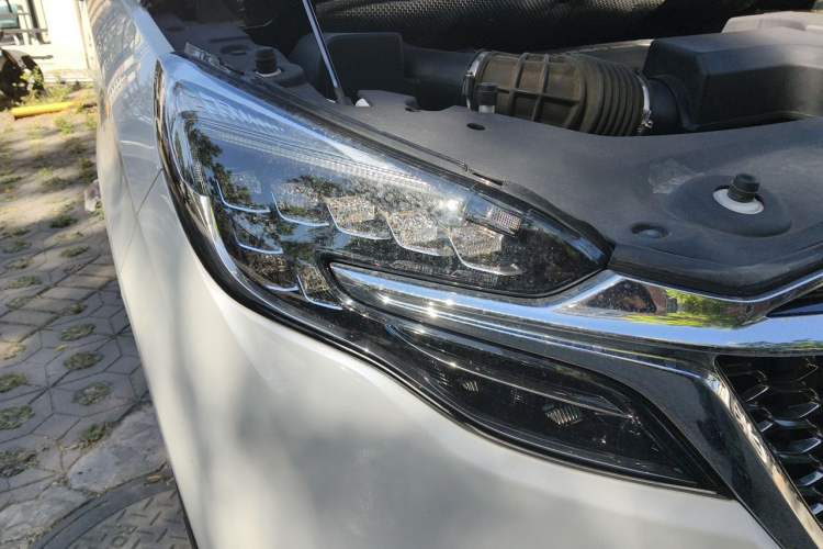 Used Buick GL8  Right Front Headlight