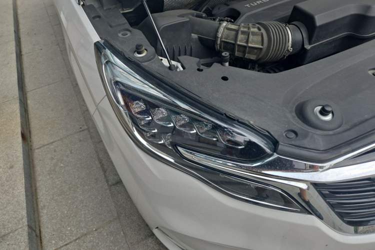 Used Buick GL8 2021 ES Landtrek 653T Luxury Model Right Front Headlight