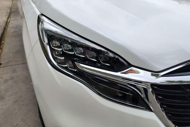 Used Buick GL8 2021 ES Landtrek 653T Comfort Edition Right Front Headlight