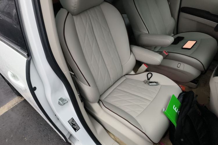 Used Buick GL8 2021 Land Cruiser Executive Class 652T Comfort Model Right Front Seat