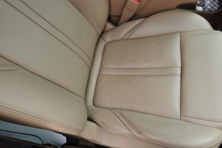Used Buick GL8 2021 ES Land Cruiser 653T Luxury Edition Right Front Seat