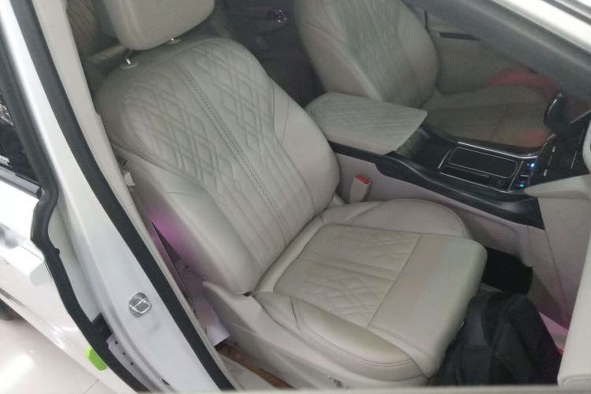 Used Buick GL8 2021 ES Landtrek 653T Comfort Edition Right Front Seat