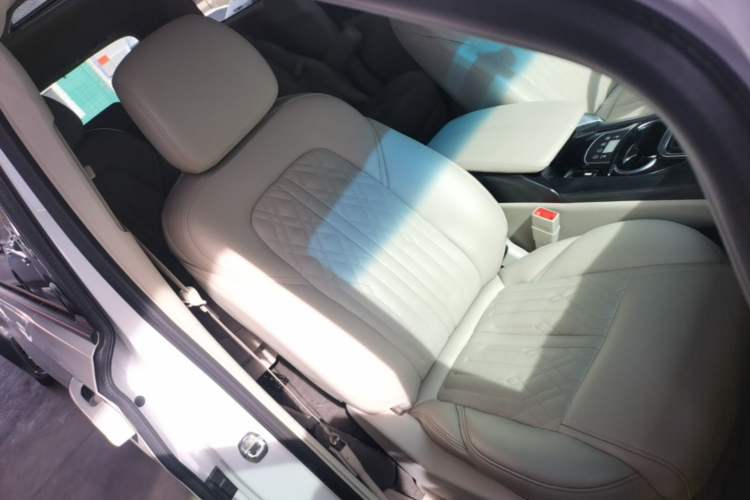 Used Buick GL8 2021 ES Landtrek 653T Comfort Edition Right Front Seat