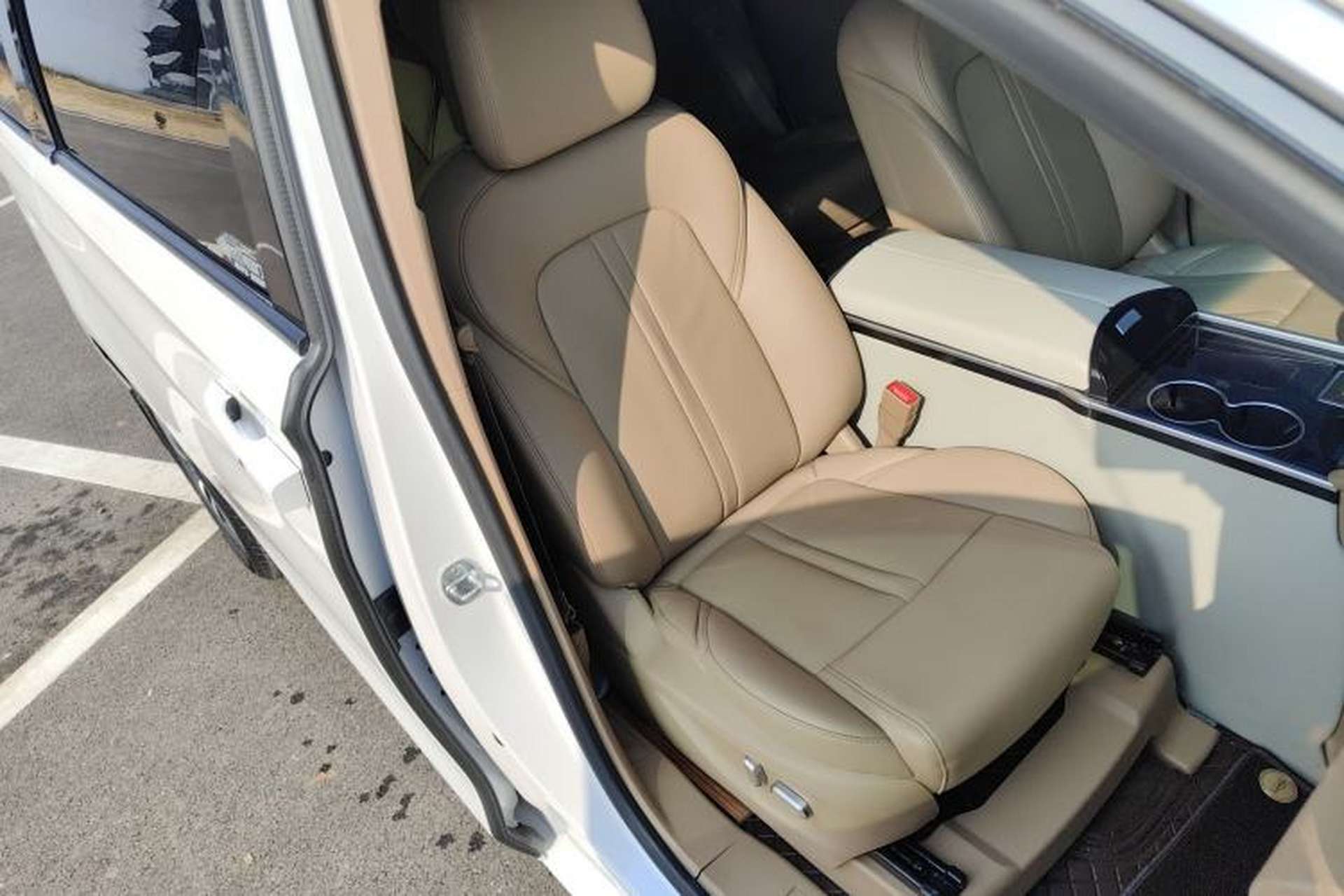 Used Buick GL8 2021 ES Land Cruiser 653T Luxury Edition Right Front Seat