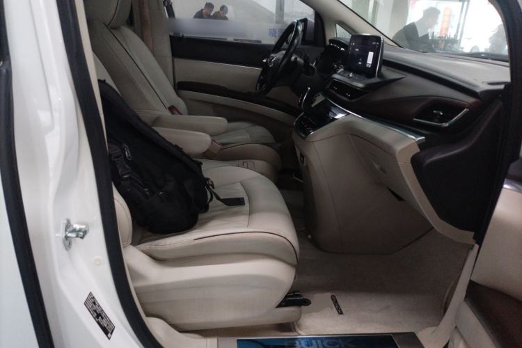 Used Buick GL8 2021 Land Cruiser Executive Class 652T Luxury Model Right Front Seat